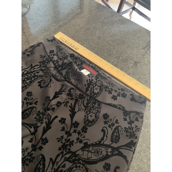 Krazy Larry Women's 12 Gray Black Velvet Paisley Pull On Ankle Pants Stretch M - Picture 15 of 16